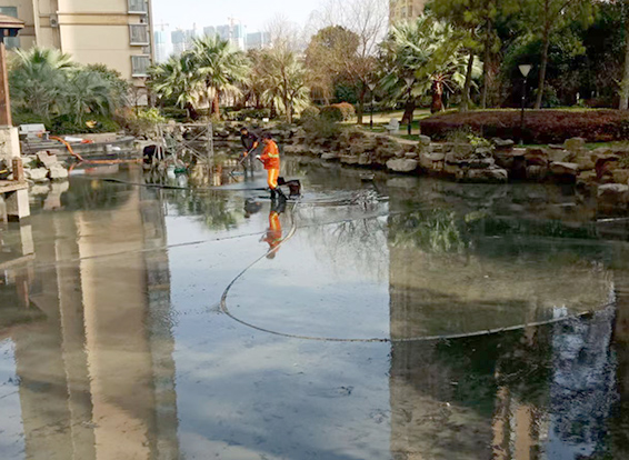 郧西景观池淤泥清理